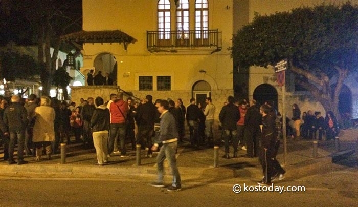Παράσταση διαμαρτυρίας έξω από ΔΗΜΑΡΧΕΙΟ ΚΩ (βίντεο-φωτό)