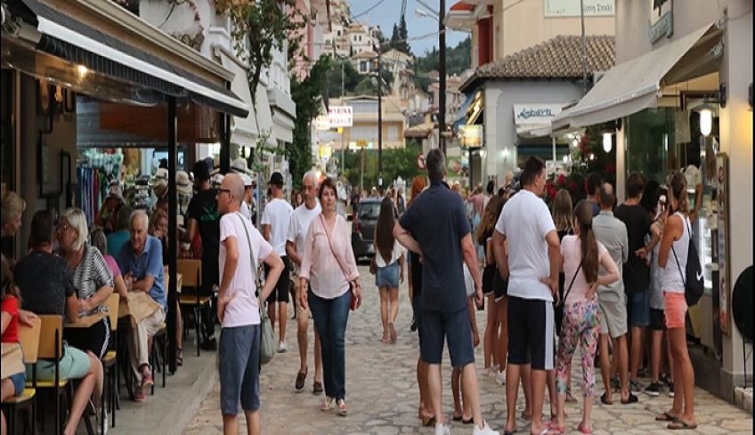 Σαρώνει νέους και παιδιά η μετάλλαξη Δέλτα: Κρούσματα από 8 ώς 30 ετών στην Ελλάδα - Φόβοι για νέο lockdown
