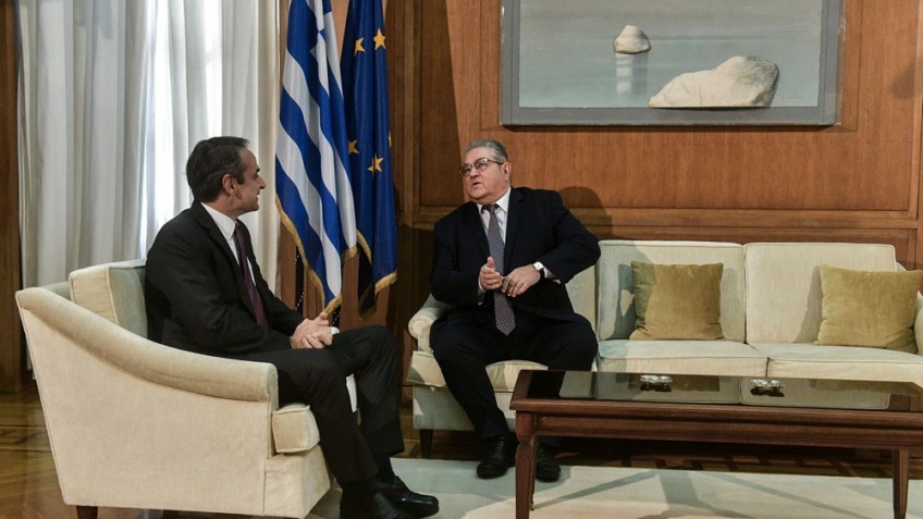 Έκλεισε ο "κύκλος" των πολιτικών αρχηγών με τη συνάντηση Μητσοτάκη - Κουτσούμπα