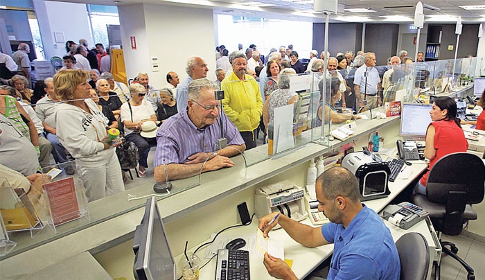 Μετά τις κάλπες φορολογική καταιγίδα 8 δισ. ευρώ