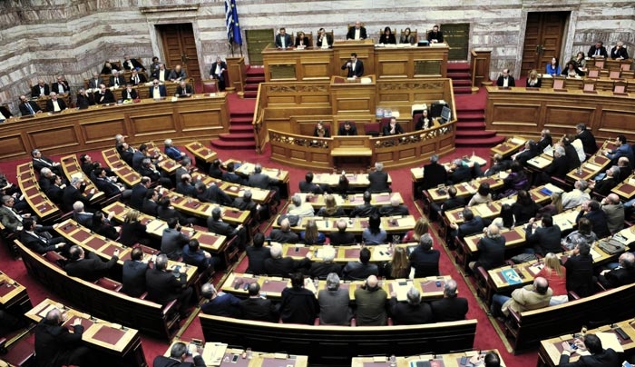 Απίστευτη πρόκληση: Μείωσαν έως 2.000 ευρώ το χρόνο την ειδική εισφορά αλληλεγγύης των πολιτικών προσώπων!