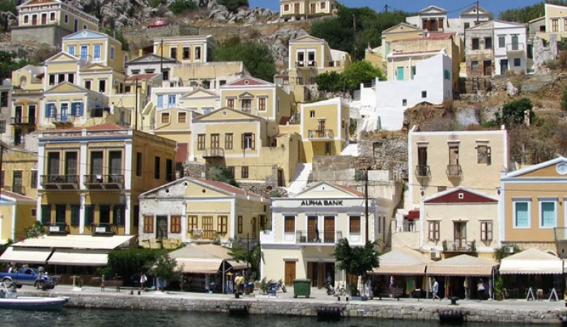 «Πώς θα βγει ο χειμώνας;» Kρυμμένη αγωνία χιλιάδων μικρονησιωτών που η σεζόν τους άφησε μόνο χρέη