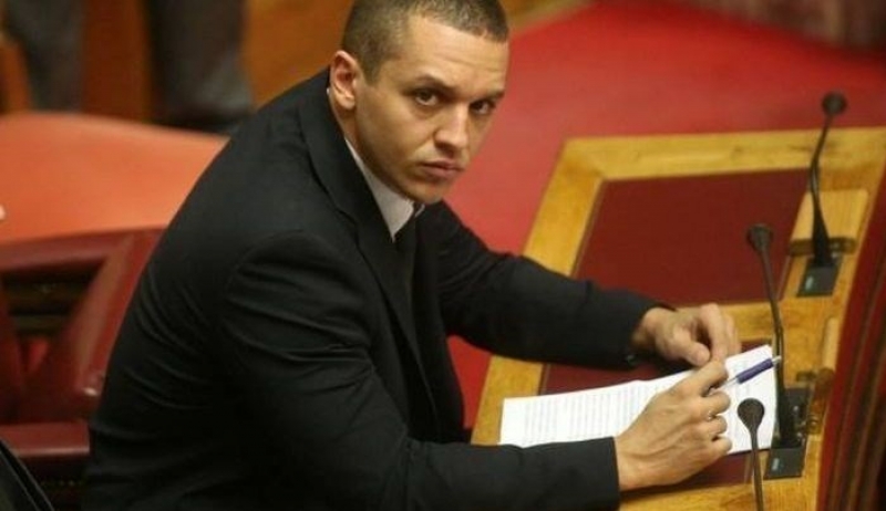 Χυδαία επίθεση του Κασιδιάρη κατά του Προέδρου της Δημοκρατίας - ΒΙΝΤΕΟ