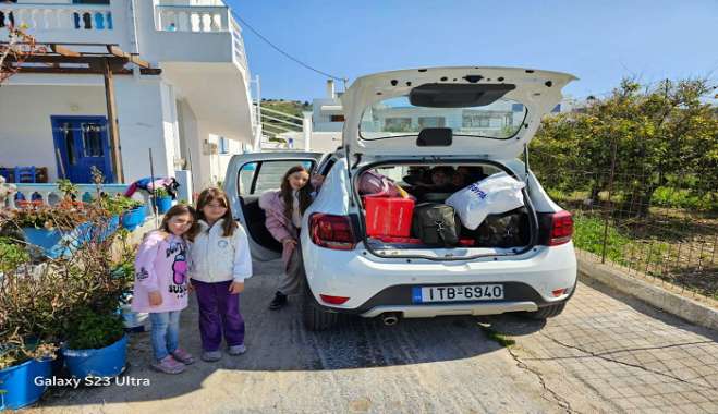 Πολυπληθής αποστολή του 1ου Δημοτικού Σχολείου Βούλας, θα παρελάσει την 25η Μαρτίου με τον Άγγελο, μοναδικό μαθητή των Αρκιών!