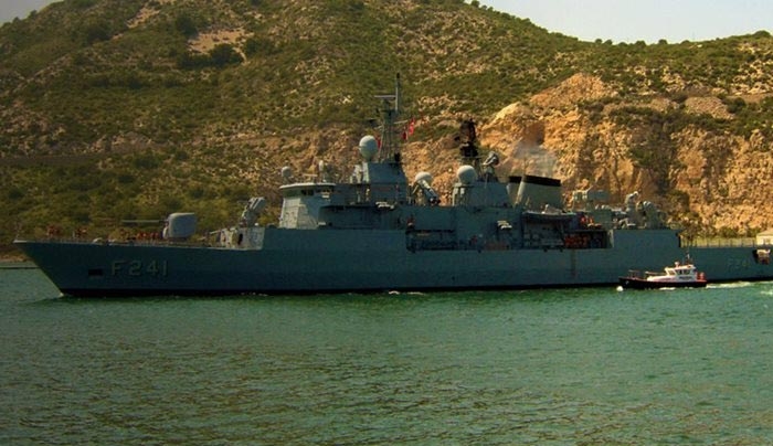 Στα χέρια πραξικοπηματιών η τουρκική φρεγάτα ΓΙΑΒΟΥΖ - Όμηρος ο Αρχηγός του τουρκικού Στόλου