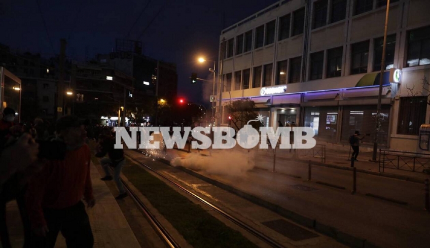Εισαγγελική έρευνα για τις εικόνες αστυνομικής βίας στην πλατεία της Νέας Σμύρνης