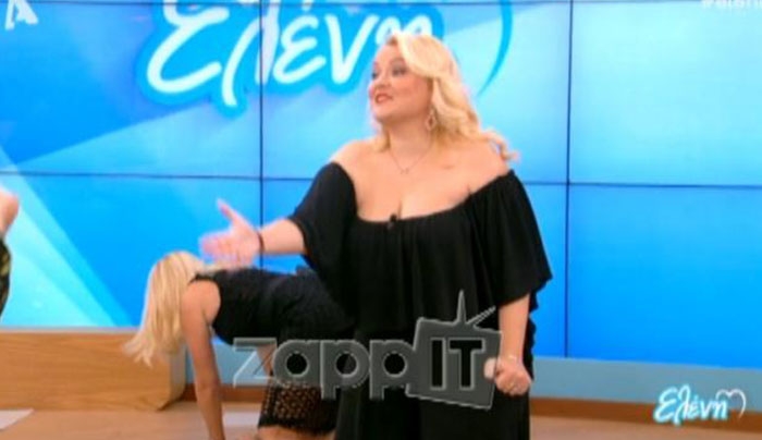 Έπεσε στα πατώματα η Ελένη Μενεγάκη! (Βίντεο)