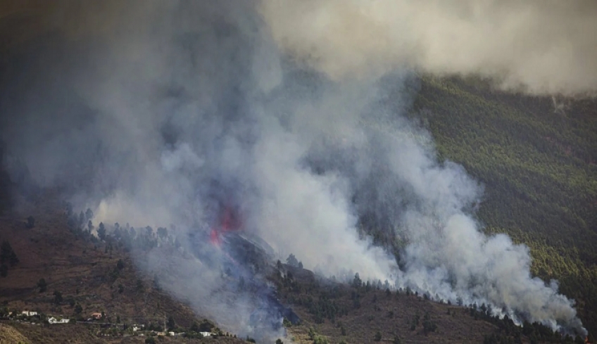 Λέκκας για την έκρηξη ηφαιστείου στο νησί Λα Πάλμα: Προκαλεί έκπληξη η σεισμική δραστηριότητα