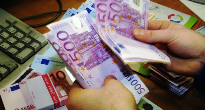Επιστρέφει το δώρο Πάσχα για μισθωτούς και συνταξιούχους - Ποιοι το δικαιούνται