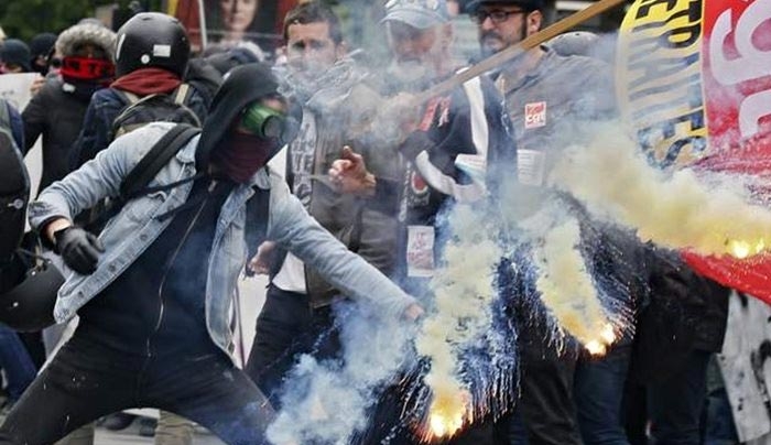 Βίντεο: Οργή στους δρόμους της Γαλλίας για τον «εργασιακό μεσαίωνα» που προωθεί ο Ολάντ