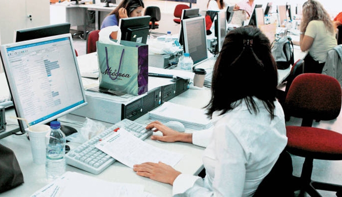 Αγριο ψαλίδι σε οδοιπορικά και εκτός έδρας των δημοσίων υπαλλήλων -Ποιες άλλες παροχές κόβονται