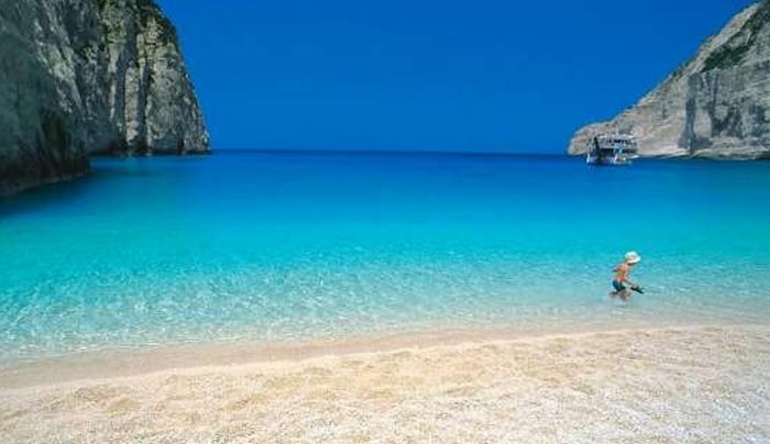 Το 74,6% των Ελλήνων πιστεύει στον τουρισμό!