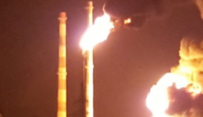 Γερμανία: Έκρηξη και φωτιά σε διυλιστήριο - 8 τραυματίες (βίντεο)