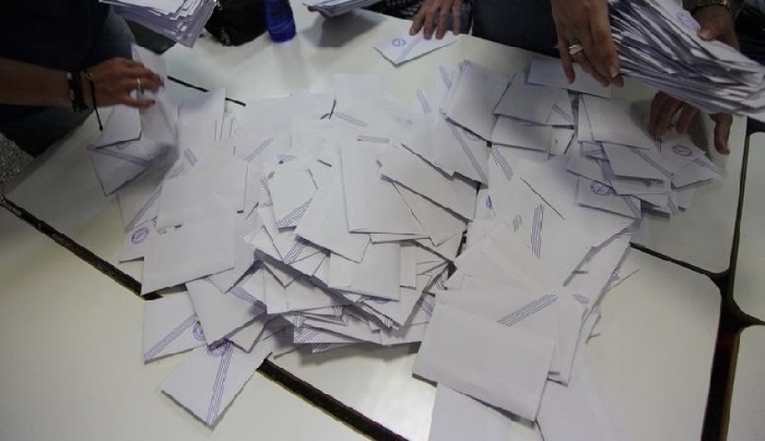 Τι δείχνουν τα τελευταία γκάλοπ πριν κλείσει η φετινή χρονιά