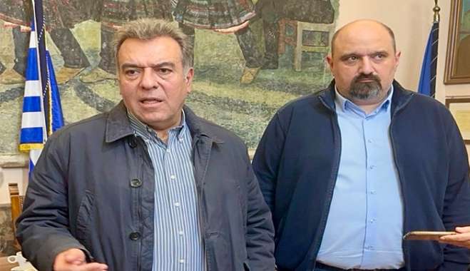 ΜΑΝΟΣ ΚΟΝΣΟΛΑΣ: «Ενεργοποιούνται τα πρώτα μέτρα στήριξης των πληγέντων από τις πλημμύρες στη Ρόδο»