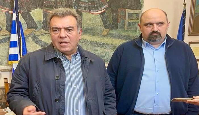 ΜΑΝΟΣ ΚΟΝΣΟΛΑΣ: «Ενεργοποιούνται τα πρώτα μέτρα στήριξης των πληγέντων από τις πλημμύρες στη Ρόδο»