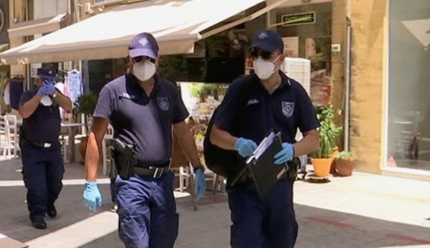 Πρόστιμo 2 χιλιάδων ευρώ από την ΕΛ.ΑΣ. σε κατάστημα της Ρόδου που... διασκέδαζαν όρθιοι πελάτες