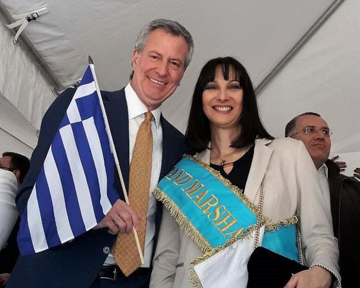 Πρόσκληση Κουντουρά στο δημοφιλή Δήμαρχο της Νέας Υόρκης Bill de Blasio να επισκεφτεί την Ελλάδα