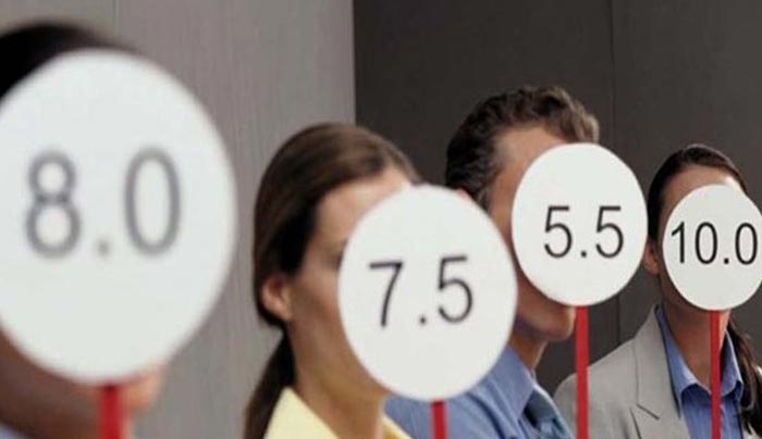 Τα 7 συμπεράσματα που βγάζουν οι άλλοι για εσάς από την πρώτη εντύπωση