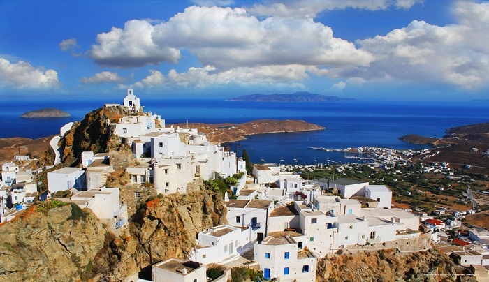 Στη Σέριφο η πρώτη ελληνική παραλία χωρίς τσιγάρο