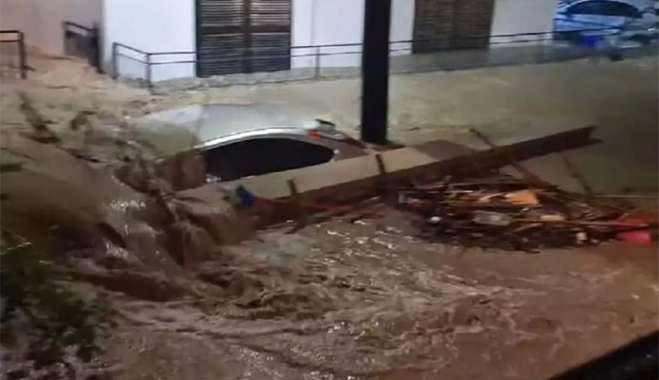 Κακοκαιρία Bora: Εφιαλτική νύχτα στην Ρόδο – Απαγορεύτηκε η κυκλοφορία, δεκάδες κλήσεις για απεγκλωβισμούς δέχτηκε η Πυροσβεστική