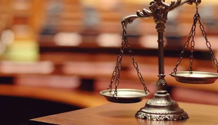 Επαναφορά όλων των δώρων στο ∆ηµόσιο ζητούν οι δικαστές: "Εξέλιπε ο λόγος κατάργησης του 13ου και 14ου µισθού στη µεταµνηµονιακή εποχή"