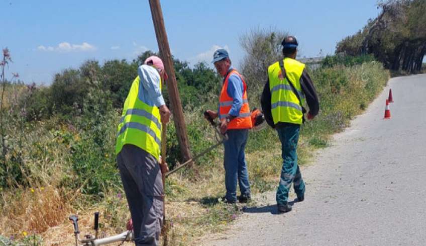 Εργασίες καθαρισμού και αποψίλωσης χόρτων στην Κοινότητα Ασφενδιού