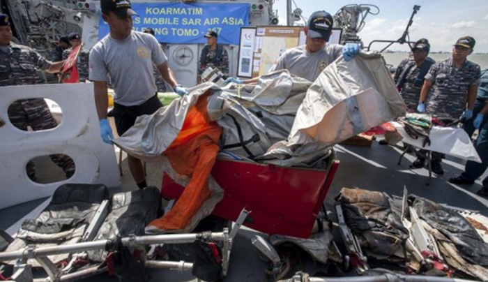 Βρήκαν την ουρά του αεροπλάνου της AirAsia