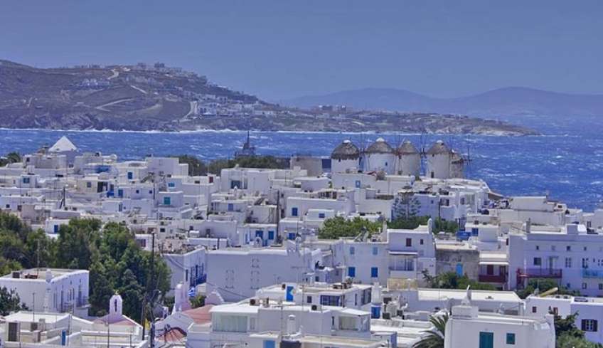 Ξυλοδαρμός ξενοδόχου στη Μύκονο με σιδερόβεργα: Προσαγωγή ενός 31χρονου ως βασικού υπόπτου