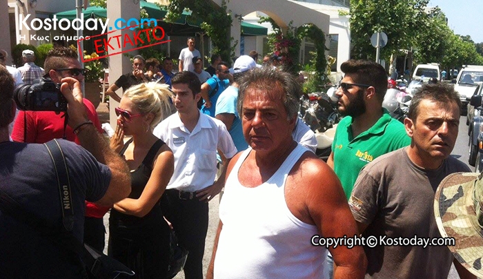 ΕΚΤΑΚΤΟ: Διαδήλωση ΣΥΜΠΑΡΑΣΤΑΣΗΣ στον αστυνομικό της Κω από τους πολίτες του νησιού (φωτό)