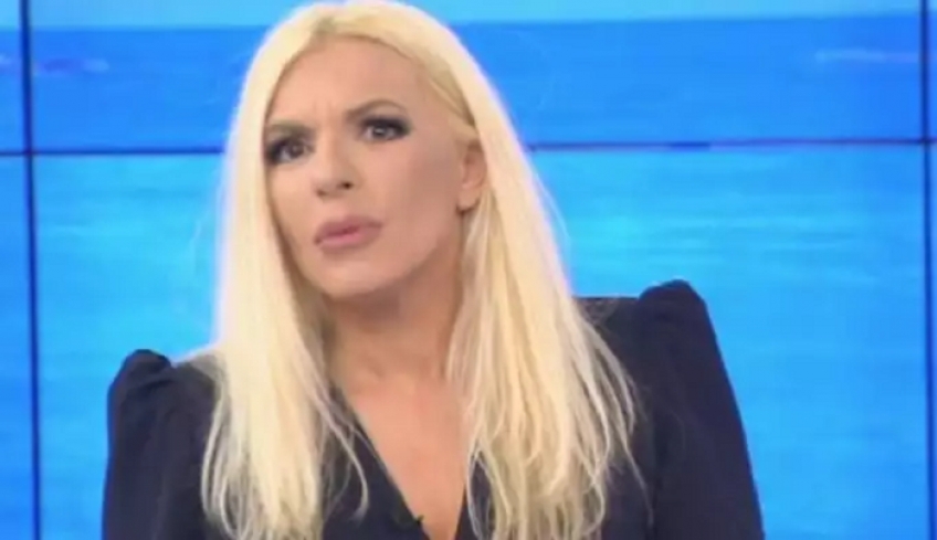Αιφνιδίασε την Αννίτα Πάνια: «Σε είχα δει με τον κ. Καρβέλα»