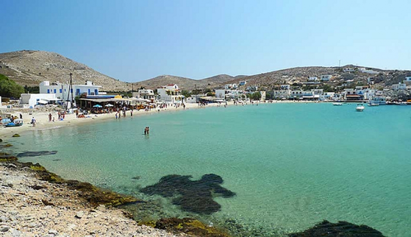 Ζευγάρι Τούρκων με ένα μικρό παιδί αντίκρισε μέσα στο αυτοκίνητο του, σήμερα το πρωί, κάτοικος της ακριτικής Ψερίμου