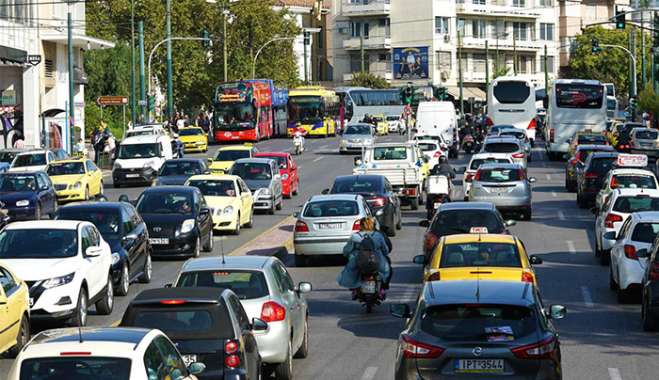 Τα «ψιλά γράμματα» του διπλώματος οδήγησης - Ποιοι απαγορεύεται να οδηγούν στην Ελλάδα