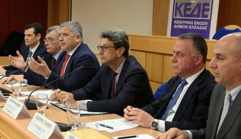 Κοινή Δήλωση 5 Δημάρχων: ΔΕΝ θα δεχθούμε δημιουργία νέων δομών σε αντάλλαγμα για το ΦΠΑ