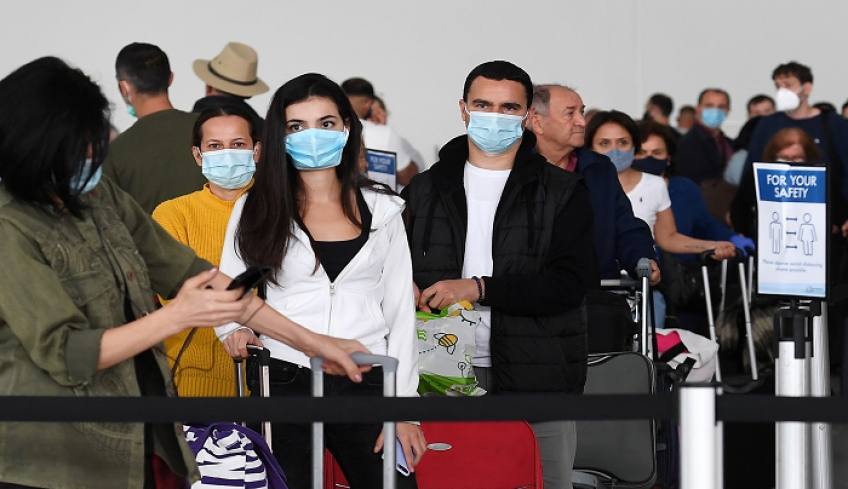 Χάος στη Βρετανία με την καραντίνα σε όσους έρχονται από Ισπανία - Ακυρώσεις πτήσεων