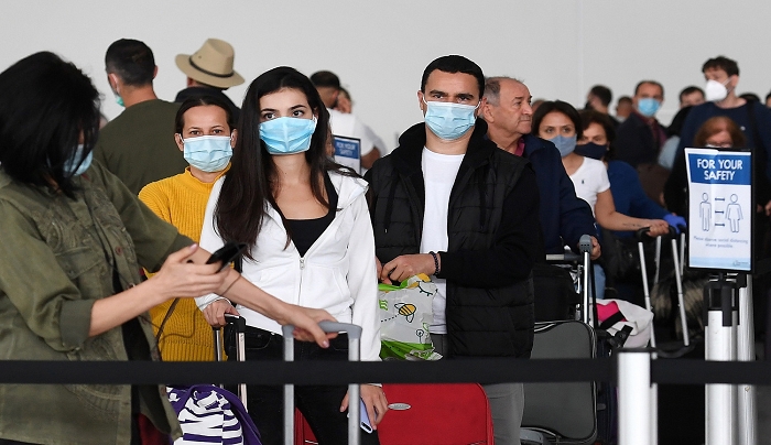 Χάος στη Βρετανία με την καραντίνα σε όσους έρχονται από Ισπανία - Ακυρώσεις πτήσεων