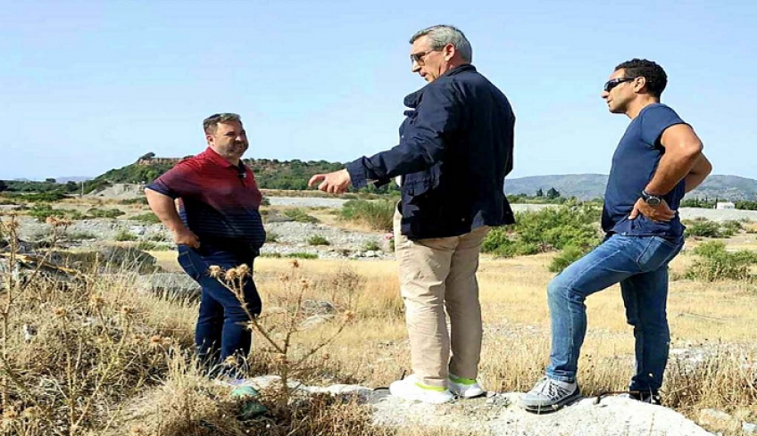 Στο χώρο του εργοταξίου κατασκευής της νέας γέφυρας του ποταμού Μάκαρη βρέθηκε σήμερα ο Περιφερειάρχης