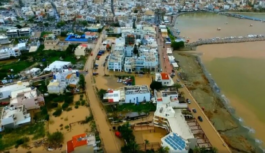 Απέραντη λασπούπολη η Σητεία – Μεγάλες καταστροφές από τις χθεσινές βροχοπτώσεις!
