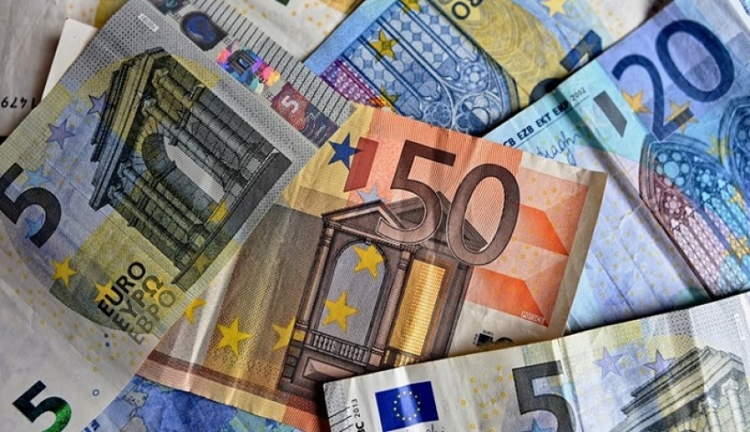 Μειώσεις φόρων, τιμών και επιδοτήσεις μισθών στο νέο πακέτο της κυβέρνησης - Τι θα ισχύσει και πότε