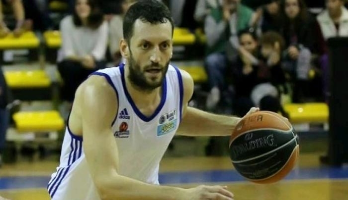 "Μπαμ" με Κουμπούρα ο Ιπποκράτης