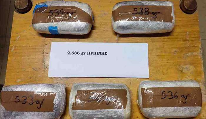 Ελεύθερος με περιοριστικούς όρους κατηγορούμενος σε υπόθεση μεταφοράς 2,6 κιλών ηρωίνης στη Ρόδο!