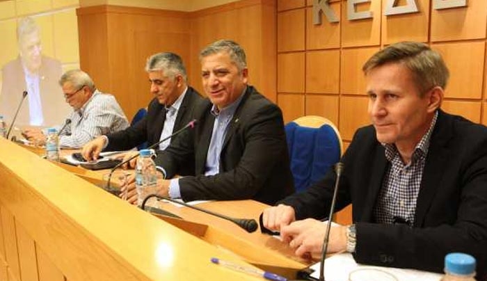 ΚΕΔΕ: Οι δήμοι ζητούν 8,5% του ΑΕΠ και εξαγγέλουν λουκέτο