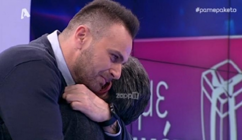 Ράγισαν καρδιές στο Πάμε Πακέτο! Πολλά τα δάκρυα για τη Βίκυ Χατζηβασιλείου…