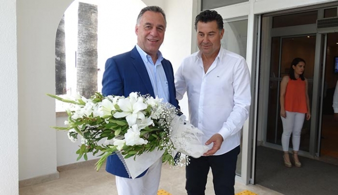 Στην Κω ο Δήμαρχος Αλικαρνασσού κ.Κοτσαντόν για να επισφραγιστεί η συμφωνία