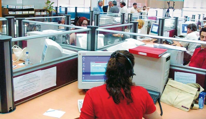 «Παράθυρο» για μονιμοποιήσεις και αυξήσεις μισθών σε ΟΤΑ