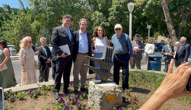 Έγιναν τα αποκαλυπτήρια του γλυπτού «Νόστος» στο Μανδράκι, από τη Λέσχη Lions Ρόδου