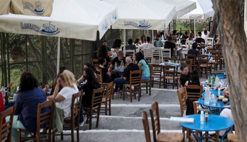 Διεύρυνση των μέτρων: Απαγόρευση κυκλοφορίας στη 1.30, επιστρέφει η μουσική στην εστίαση - Αναλυτικά όσα εισηγείται η επιτροπή