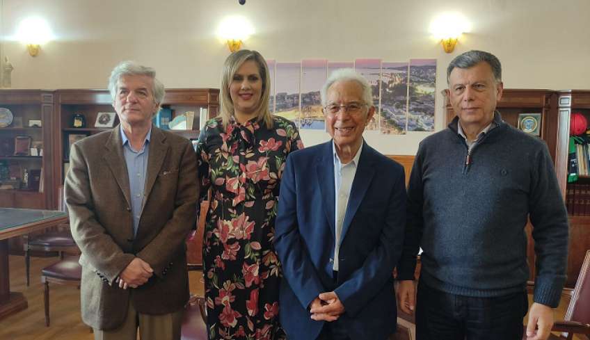 Με τον Επίτιμο Δημότη Κω και ποιητή Κυριάκο Χαραλαμπίδη συναντήθηκε ο Δήμαρχος Κω