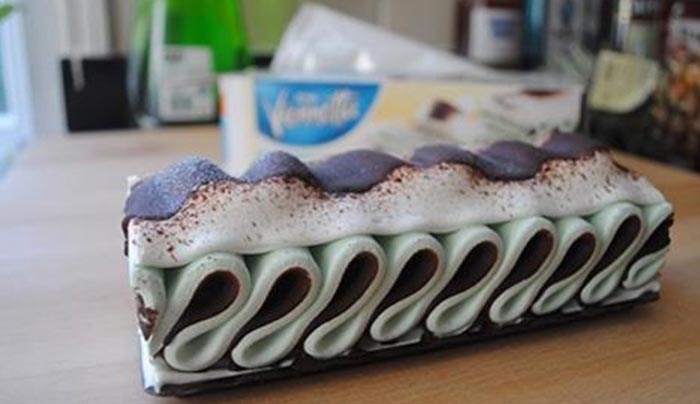 Το μηχάνημα που φτιάχνει το παγωτό Viennetta θα σας καθηλώσει! (Βίντεο)