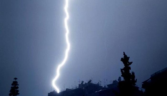 Χαλάει ο καιρός - Έρχονται καταιγίδες και χαλάζι